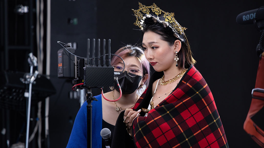 李妍再次與尚品娛樂導演YuBo 合作,兩人擦出不少花火。